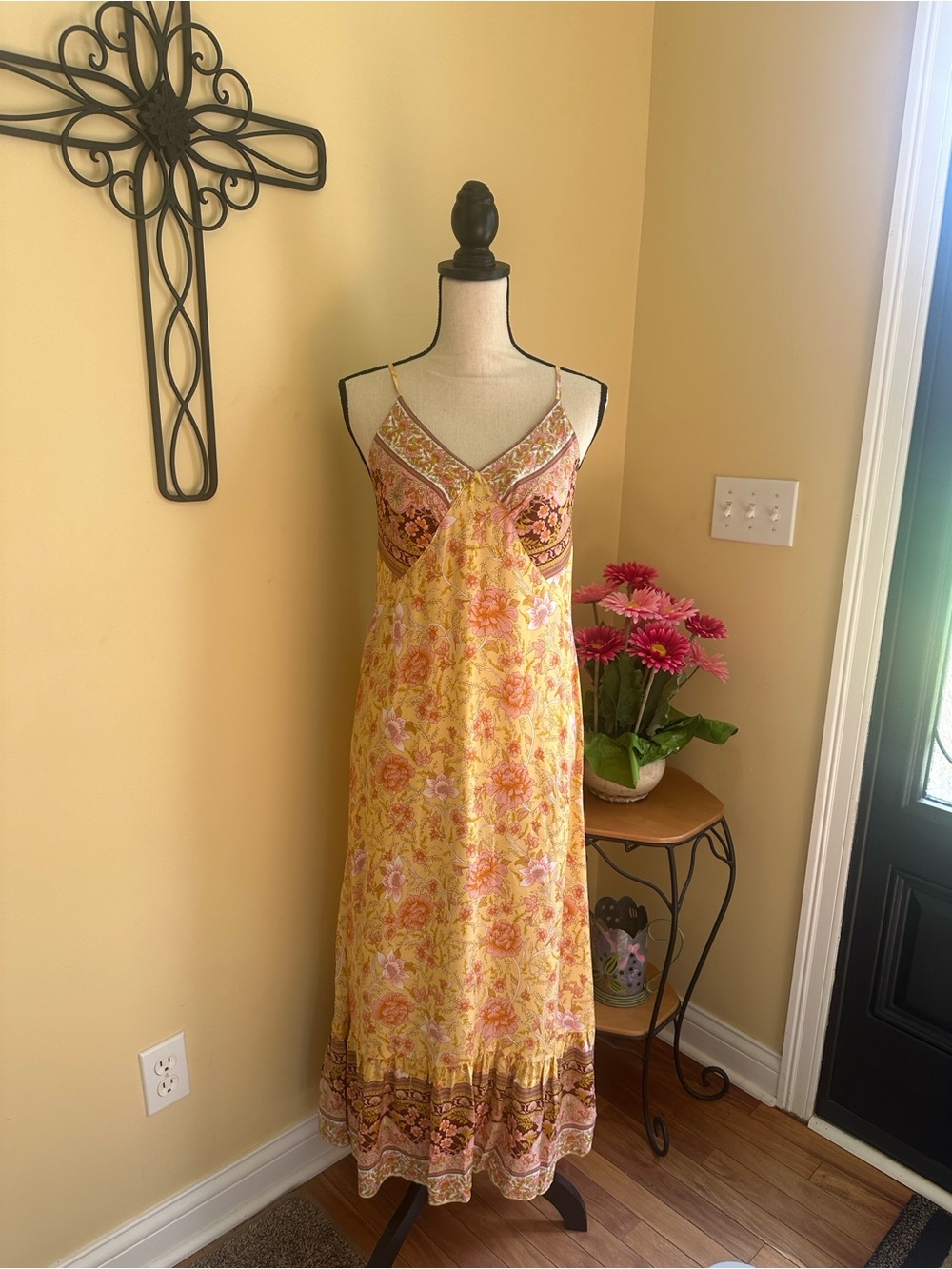 Floral Yellow V-Neck Slip Dress with Spaghetti Straps